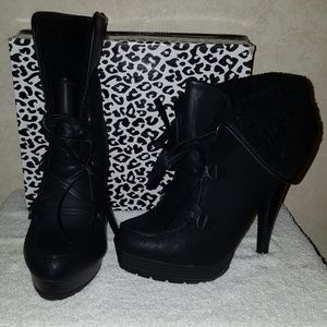 Anne Michelle black booties